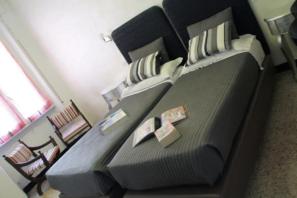 Hotel Bologna Genoa 2*,