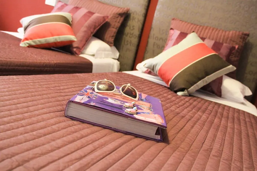 Hotel Bologna Genoa 2*,