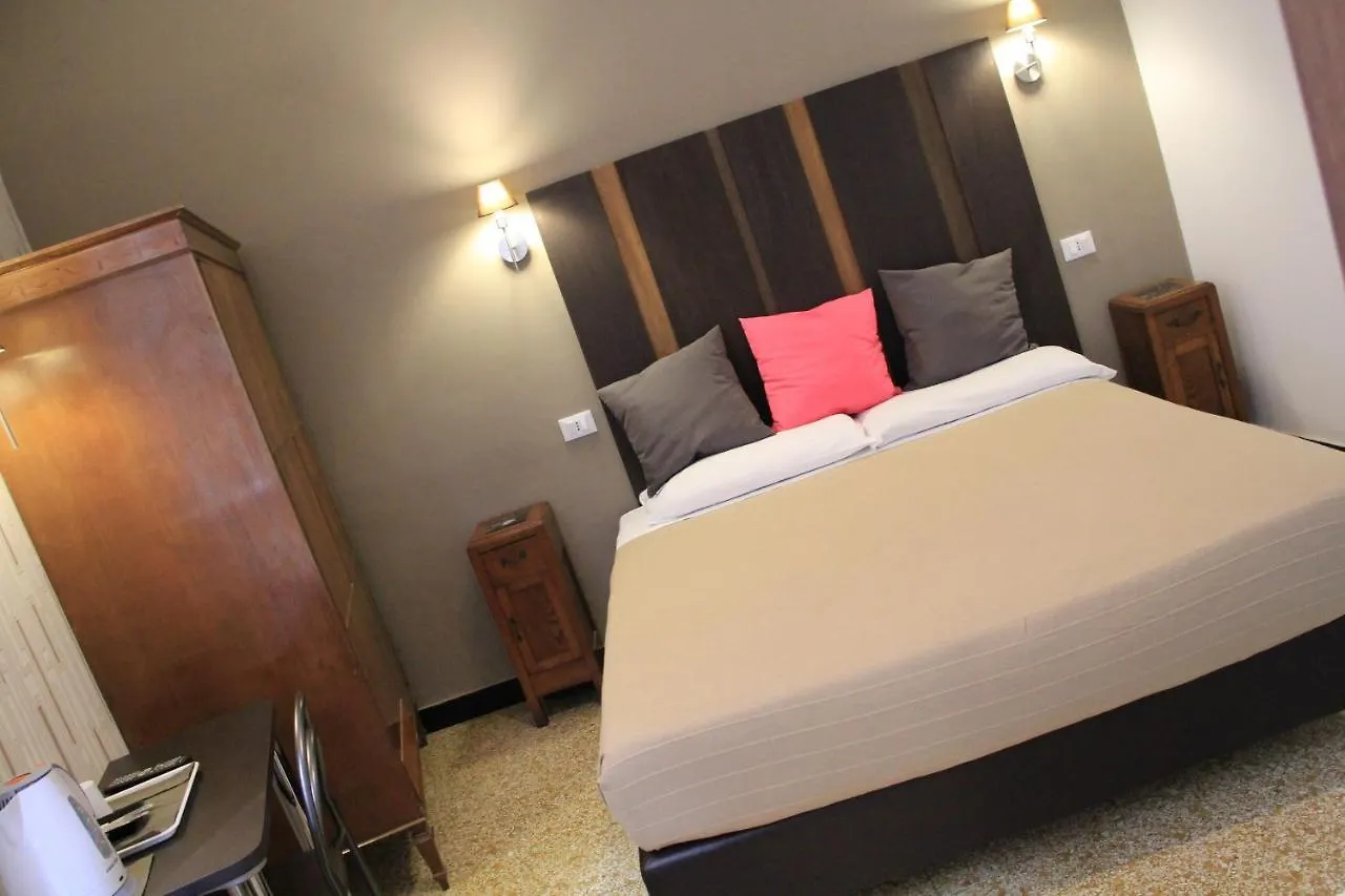 Hotel Bologna Genoa